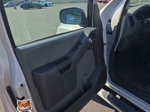 Used 2015 Nissan Xterra S w/ Value Package AWD/4WD image 14