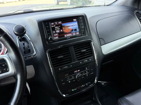 Used 2019 Dodge Grand Caravan GT FWD image 36