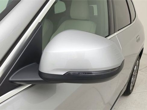 Used 2025 BMW X1 xDrive28i image 14