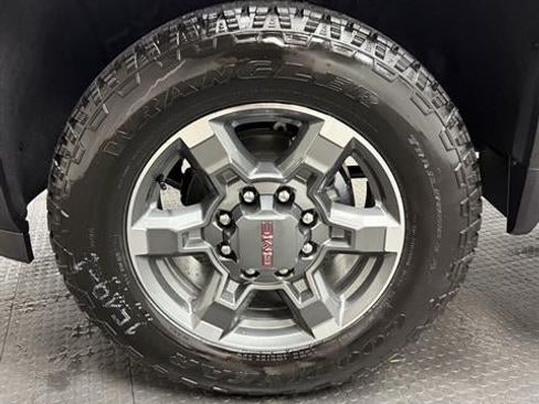 New 2026 GMC Sierra 2500 SLT w/ SLT Premium Package AWD/4WD image 10