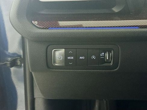 Used 2024 Chevrolet Traverse RS image 11