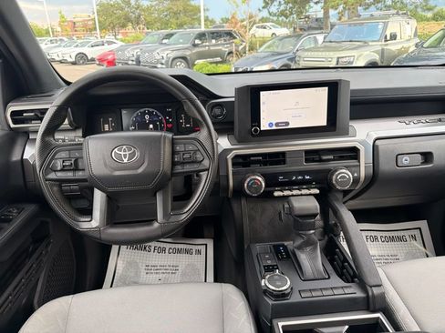 Used 2025 Toyota Tacoma SR5 AWD/4WD image 21