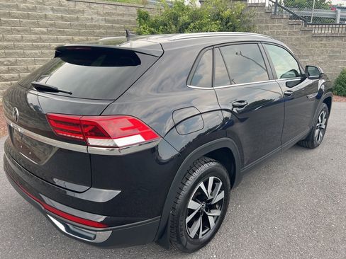 Used 2023 Volkswagen Atlas Cross Sport SE image 5