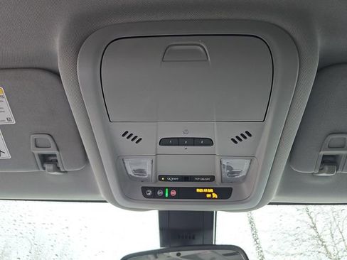 Used 2023 GMC Terrain AT4 image 21