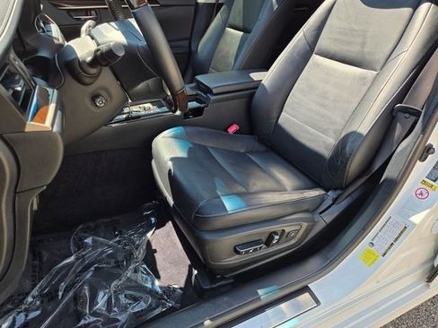 Used 2014 Lexus ES 350 w/ Luxury Package FWD image 9