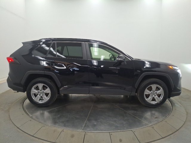 Used 2023 Toyota RAV4 XLE AWD/4WD image 8