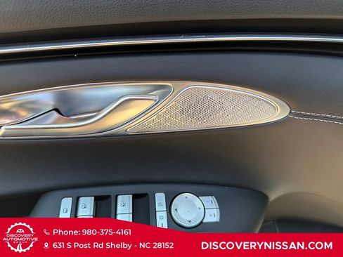 Used 2025 Genesis GV70 2.5T AWD/4WD image 11