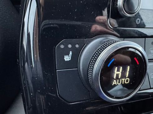 Certified 2020 Toyota Highlander XLE image 16