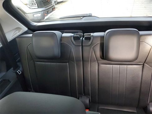 Certified 2023 Volkswagen Tiguan SE image 12