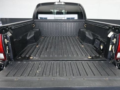 Used 2019 Toyota Tacoma TRD Sport w/ Technology Package AWD/4WD image 29
