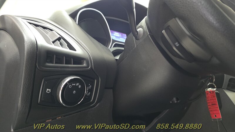 Used 2014 Ford Focus SE FWD image 21
