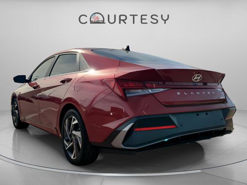 Certified 2024 Hyundai Elantra Limited image 2