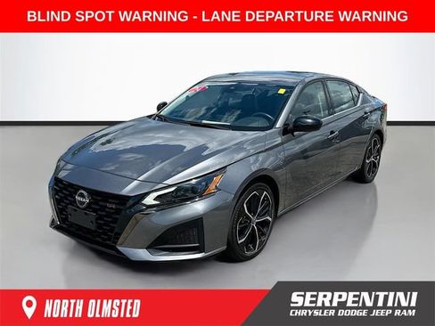 Used 2024 Nissan Altima 2.5 SR FWD image 1
