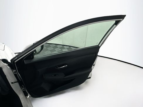 Used 2024 Nissan Sentra SV FWD image 30
