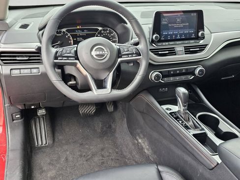 Used 2024 Nissan Altima 2.5 SR FWD image 32