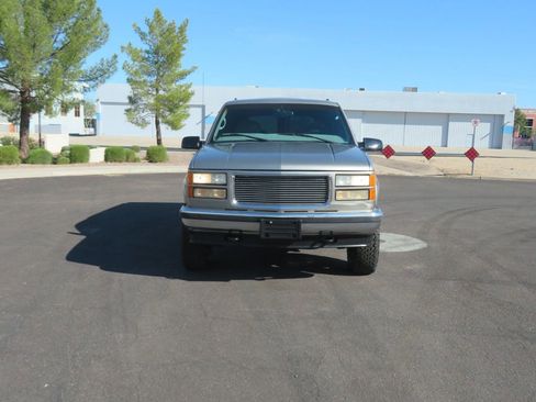 Used 1999 GMC Suburban 2500 w/ Marketing Opt Pkg 3 image 11