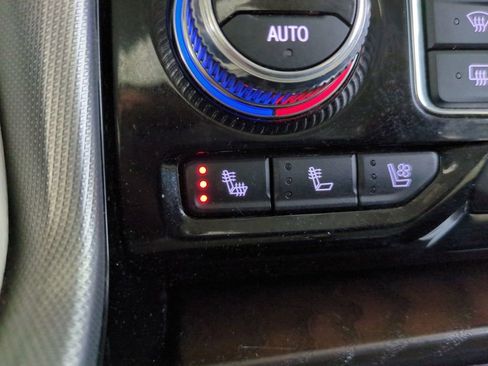 Used 2021 GMC Yukon XL Denali w/ Denali Premium Package image 30