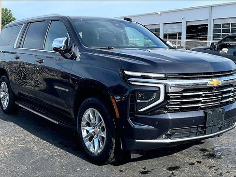 Used 2025 Chevrolet Suburban Premier AWD/4WD image 1