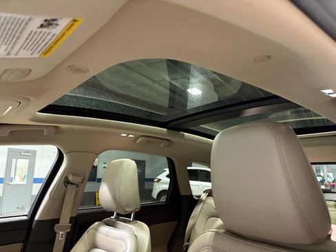 Used 2022 Lincoln Corsair Reserve w/ Equipment Group 201A image 18