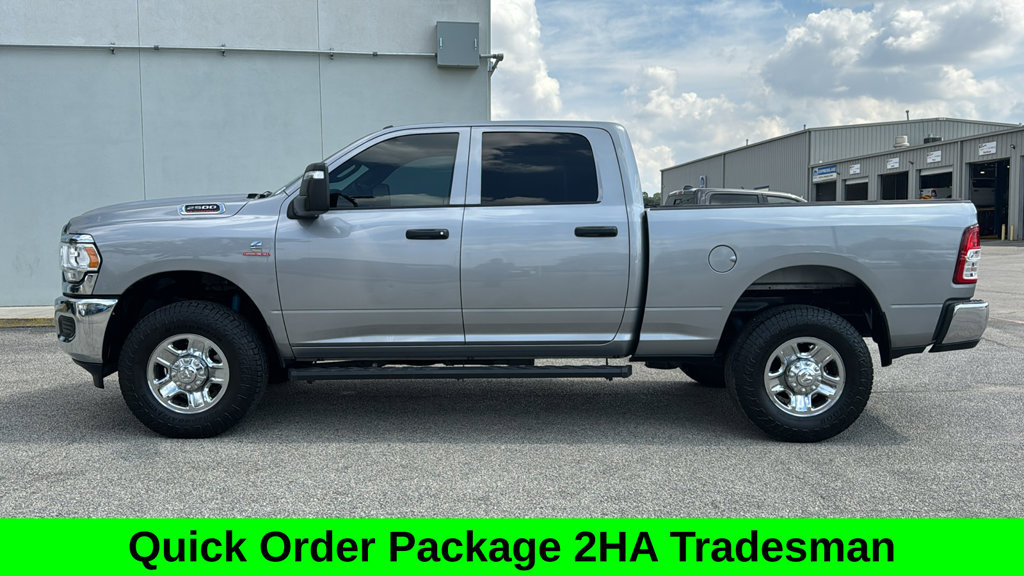 Used 2024 RAM 2500 Tradesman w/ Chrome Appearance Group AWD/4WD image 4