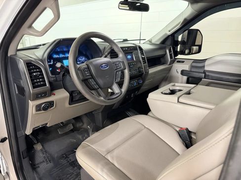 Used 2022 Ford F550 4x4 Regular Cab Super Duty image 11