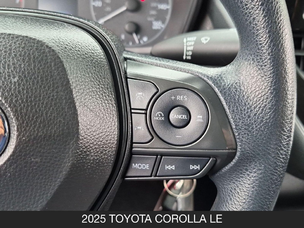 Used 2025 Toyota Corolla LE FWD image 18