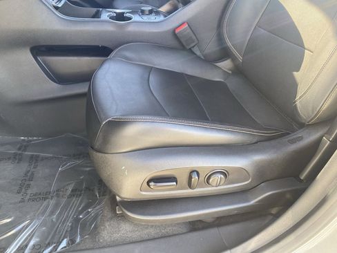 Used 2020 GMC Terrain SLT w/ Preferred Package image 27