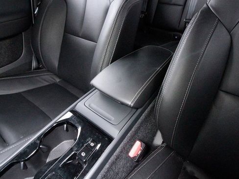 Certified 2025 Volvo XC40 B5 Plus image 10