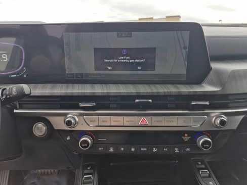 Used 2025 Kia Telluride EX image 10