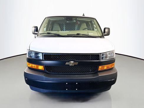 Used 2021 Chevrolet Express 3500 w/ Driver Convenience Package image 2