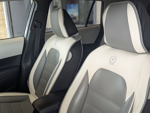 Used 2025 Toyota Corolla Cross LE w/ Black Badges Package (TMS) image 12