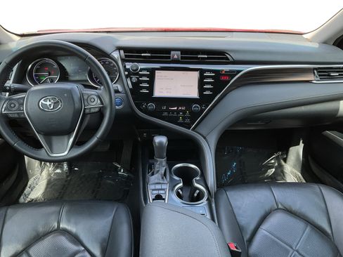 Used 2018 Toyota Camry XLE FWD image 10