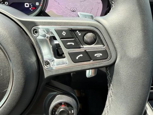Used 2022 Porsche Cayenne Turbo AWD/4WD image 35
