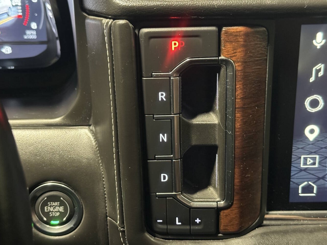 Used 2023 GMC Yukon Denali Ultimate AWD/4WD image 43