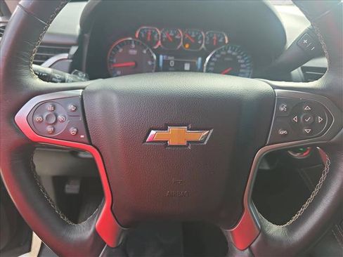 Used 2018 Chevrolet Suburban LT RWD image 12