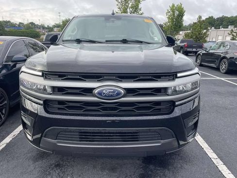 Used 2024 Ford Expedition XLT AWD/4WD image 3