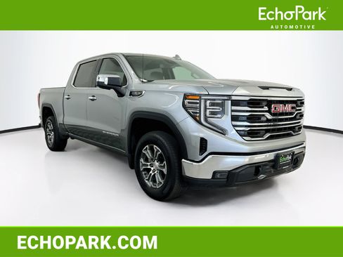 Used 2025 GMC Sierra 1500 SLT AWD/4WD image 1