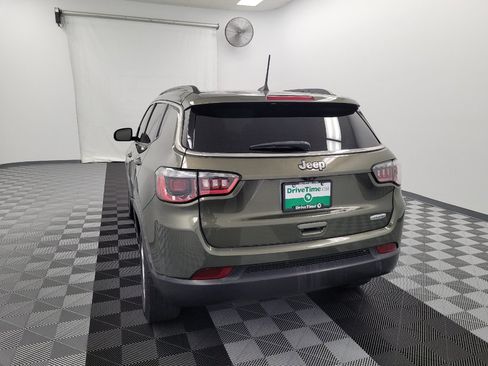 Used 2018 Jeep Compass Latitude w/ Popular Equipment Group FWD image 6