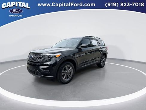 Certified 2023 Ford Explorer XLT w/ Equipment Group 202A AWD/4WD image 4