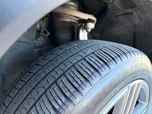 Used 2025 Mercedes-Benz GLS 450 4MATIC image 12