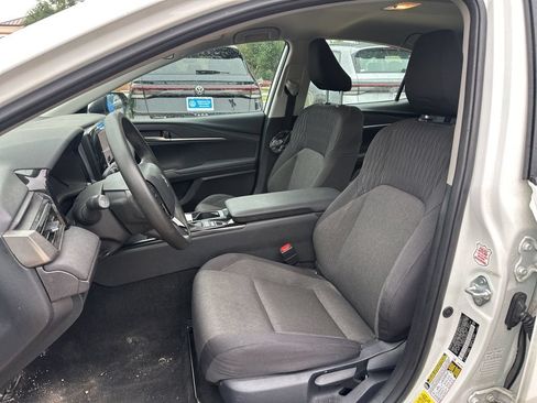 Used 2025 Toyota Camry LE FWD image 14