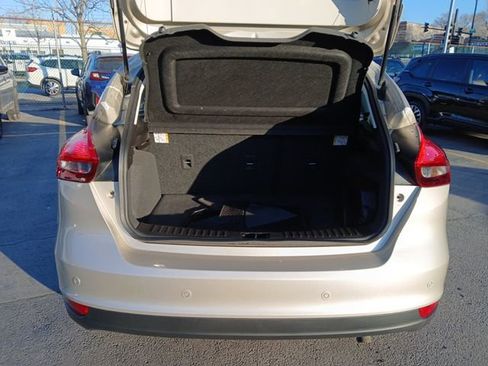 Used 2017 Ford Focus Titanium image 23