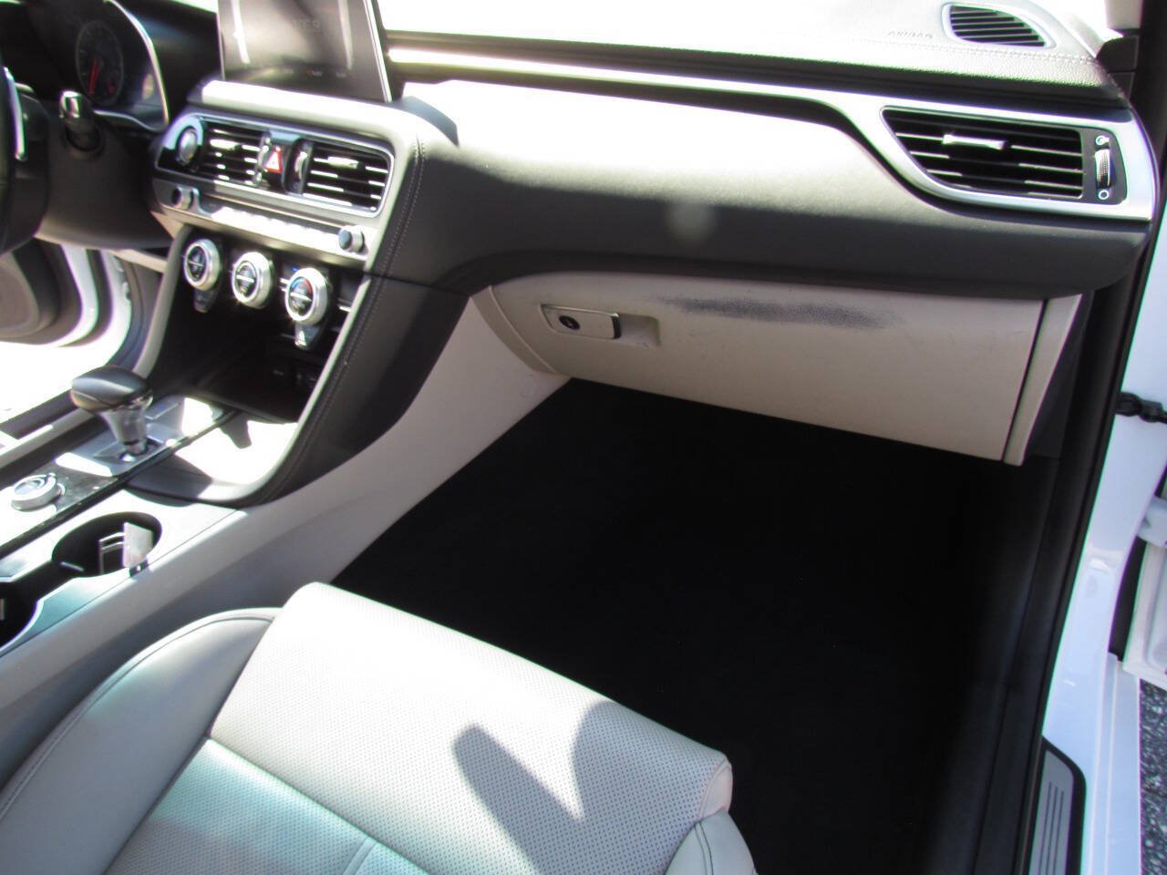Used 2019 Genesis G70 2.0T Advanced RWD image 17