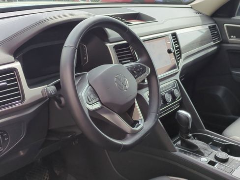 Used 2021 Volkswagen Atlas SEL Premium image 18