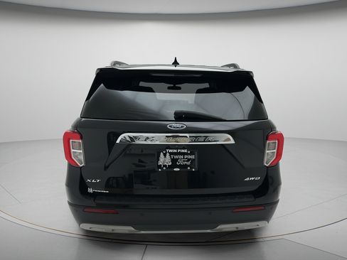 Used 2021 Ford Explorer XLT w/ Equipment Group 202A AWD/4WD image 4