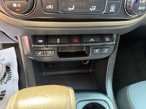 Used 2015 Chevrolet Colorado Z71 AWD/4WD image 22