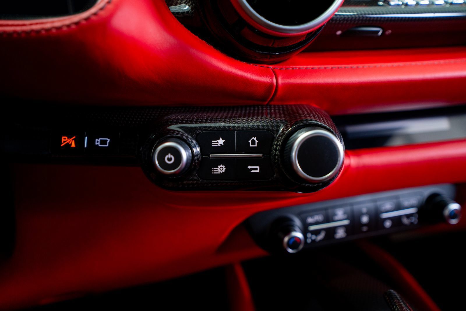 Used 2020 Ferrari 812 Superfast RWD image 88