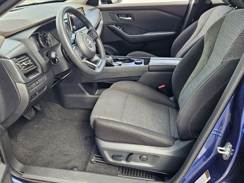Used 2023 Nissan Rogue SV AWD/4WD image 17
