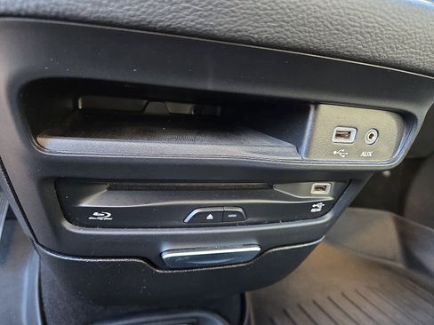 Used 2019 Chrysler Pacifica Limited w/ Advanced Safetytec Group image 25