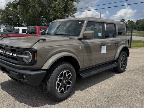 New 2026 Ford Bronco Outer Banks AWD/4WD image 6